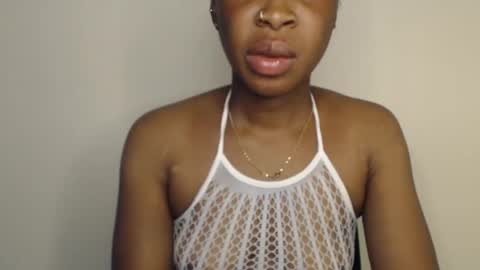 sexylila online show from April 21, 2026, 5:17 pm