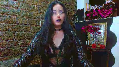 Snapshot of ladylunatikka chatting on May 19, 2026, 1:56 am ladylunatikka online show from May 19, 2026, 1:56 am