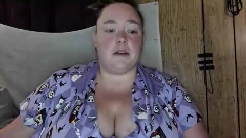 Snapshot of ladylynn13 chatting on November 11, 2025, 10:32 pm LadyLynn13 online show from November 11, 2025, 10:32 pm