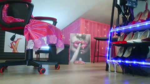 Snapshot of ladyoxana chatting on February 8, 2026, 7:06 pm Oxana online show from February 8, 2026, 7:06 pm