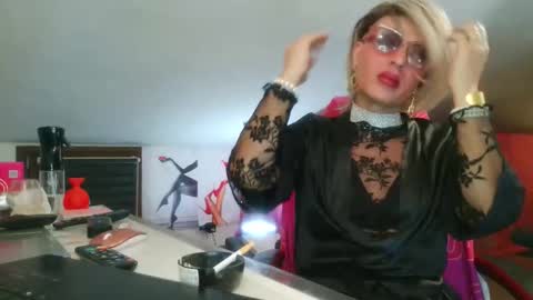 Snapshot of ladyoxana chatting on February 25, 2026, 1:04 am Oxana online show from February 25, 2026, 1:04 am