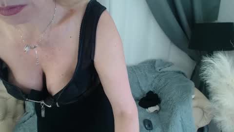 ladysexyx online show from March 7, 2025, 3:39 pm