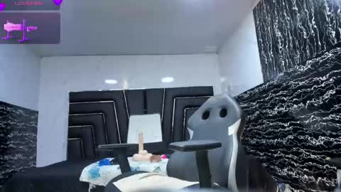 Ladyy Scarlett online show from April 18, 2026, 2:48 am