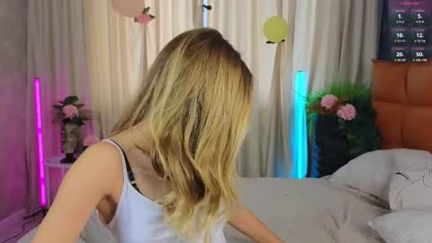 Lilia online show from September 26, 2025, 7:23 am