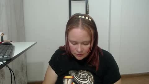 Snapshot of lahurent_weed420 chatting on September 19, 2025, 8:49 am paola and a guest lol online show from September 19, 2025, 8:49 am