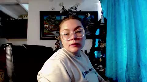 laia_hadid online show from February 25, 2026, 3:43 pm