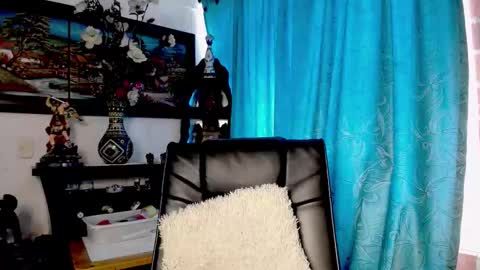 laia_hadid online show from February 27, 2026, 3:23 pm