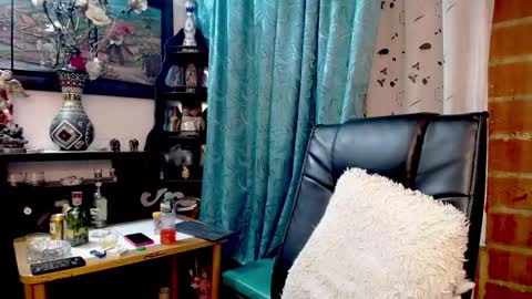 laia_hadid online show from March 3, 2026, 5:13 am