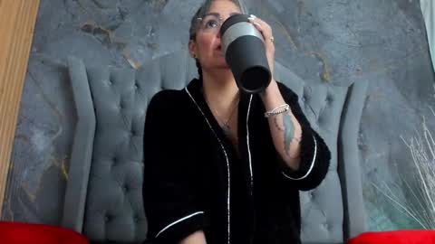 Lailacastillo online show from February 18, 2026, 11:44 pm