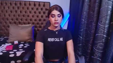 Camila online show from April 8, 2026, 11:27 pm