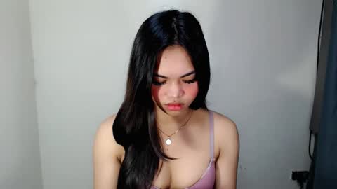 Snapshot of laire_allure chatting on May 6, 2026, 6:41 am laire online show from May 6, 2026, 6:41 am