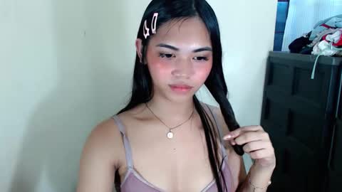 Snapshot of laire_allure chatting on May 28, 2026, 10:40 pm laire online show from May 28, 2026, 10:40 pm