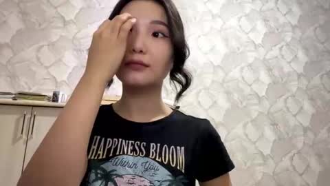 Luna online show from September 14, 2025, 3:22 pm