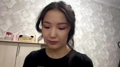 Luna online show from September 18, 2025, 3:36 pm