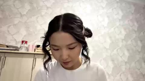 Luna online show from September 25, 2025, 3:05 pm