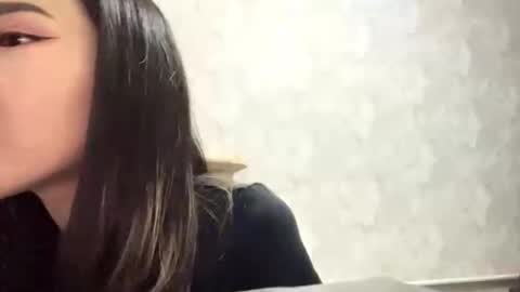 Luna online show from October 5, 2025, 3:10 pm