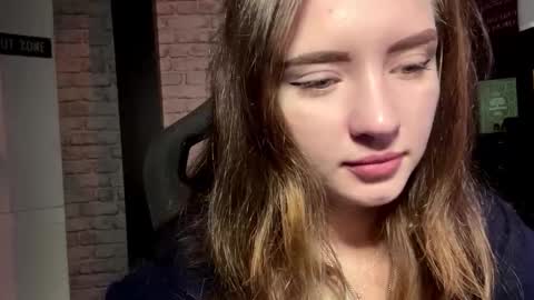 Luna online show from October 27, 2025, 5:33 am