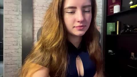 Luna online show from November 10, 2025, 6:34 am