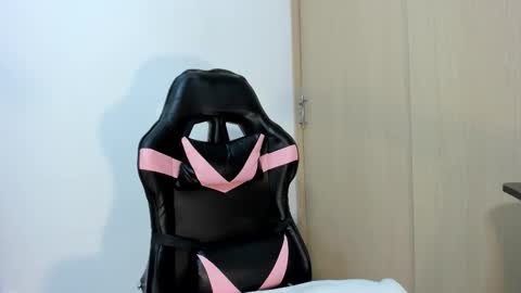 Lala online show from March 9, 2026, 11:42 pm