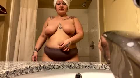 Snapshot of lalaaacx3 chatting on February 21, 2025, 12:50 pm lalaaacx3 online show from February 21, 2025, 12:50 pm