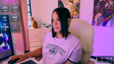 lalablack1_ online show from December 19, 2024, 9:17 pm