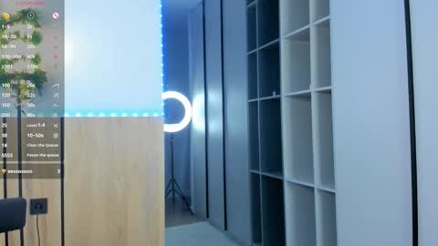 Julia online show from January 8, 2026, 8:11 pm