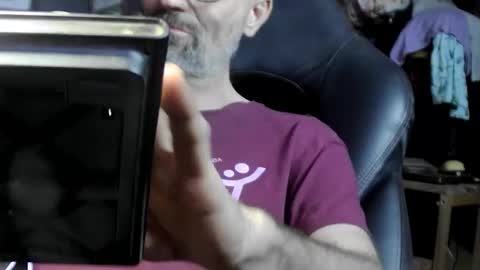 Snapshot of laltro33 chatting on February 10, 2025, 12:30 am Markazzo73 online show from February 10, 2025, 12:30 am