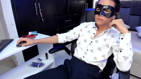 Bella  Dante online show from October 9, 2025, 8:40 pm