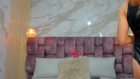 Bella  Dante online show from October 22, 2025, 10:31 pm