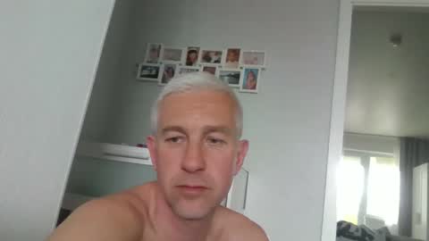 Snapshot of lambiants chatting on May 15, 2026, 1:29 pm lambiants online show from May 15, 2026, 1:29 pm