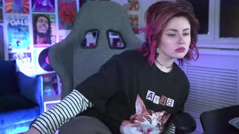 just call me Lana  and her security online show from January 17, 2025, 11:17 am