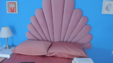 Lana online show from April 8, 2026, 12:38 pm