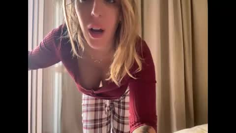 Lana online show from December 21, 2025, 8:32 am