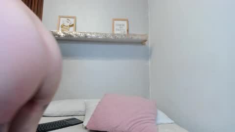 Lana     igauroraaaaaaaaa 1 online show from December 16, 2025, 10:48 pm