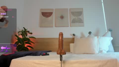 lana_kane_ online show from December 10, 2024, 3:12 pm