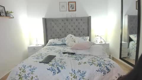 lana_roux online show from January 18, 2026, 12:36 am