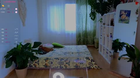 Lana online show from October 15, 2025, 1:11 pm