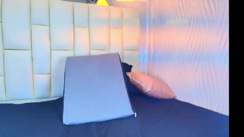 Vanessa  online show from April 17, 2026, 12:08 pm