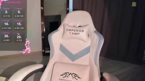 Lana online show from November 26, 2025, 11:00 am