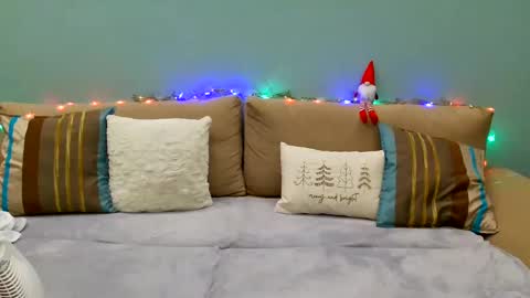 Snapshot of lanaangeldream chatting on December 23, 2024, 9:51 pm Lana online show from December 23, 2024, 9:51 pm