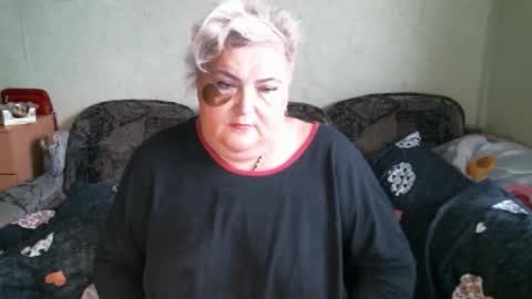 lanacat555 online show from December 20, 2025, 9:38 am