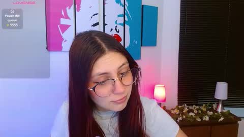 Alana Garcia  online show from November 20, 2025, 11:43 am