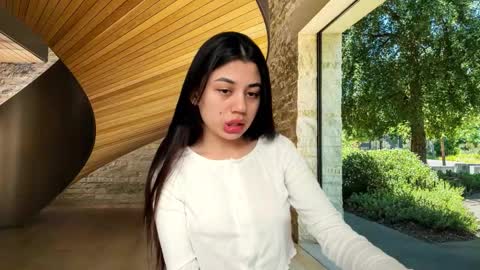 Lana online show from October 7, 2025, 9:39 am