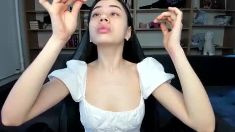 Lana online show from June 17, 2026, 1:56 pm