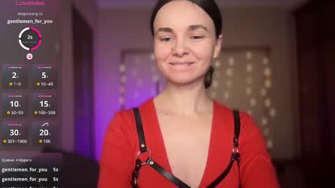 Lana online show from October 8, 2025, 8:06 pm