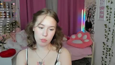 Snapshot of lanaroselle chatting on March 5, 2026, 9:44 pm Lana online show from March 5, 2026, 9:44 pm