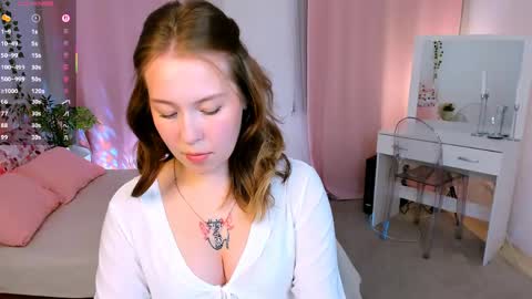Snapshot of lanaroselle chatting on May 7, 2026, 9:53 pm Lana online show from May 7, 2026, 9:53 pm