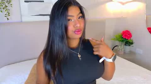 Lana online show from November 5, 2025, 7:36 pm