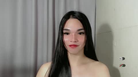 lanawyatt_ online show from December 14, 2024, 7:03 pm