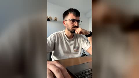 Snapshot of lander920612 chatting on February 26, 2026, 3:44 pm lander920612 online show from February 26, 2026, 3:44 pm